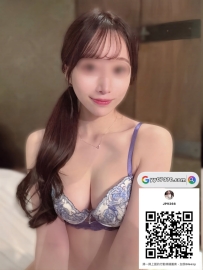 東京22歲 157cm E杯鄰家甜心｜白皙柔嫩天生撒嬌 在床上滾來滾去玩鬧後被壓住激烈親吻